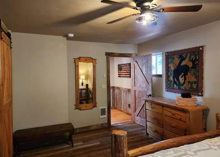 Lakefront Home With Wraparound Deck Modern Appliances Wifi & Dog-Friendly