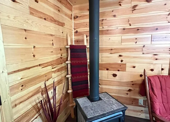 Hedgehog Hill Cabin-Helen Hideaway