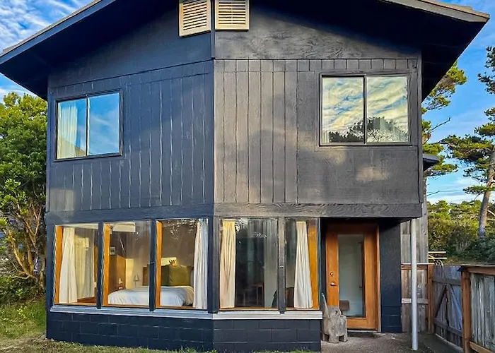 Florence Oceanfront Escape Where Cozy Meets Coastal Charm