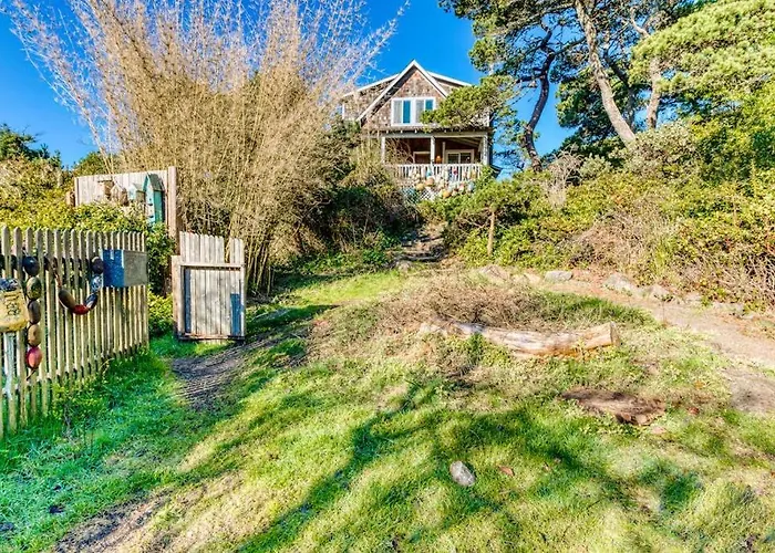 Private Hot Tub & Easy Access To The Beach - Dogs Are Welcome