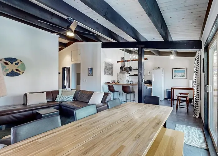 Walk To Ski Lift - Modern Top-Floor Mountain-View Getaway Near Scenic Trails