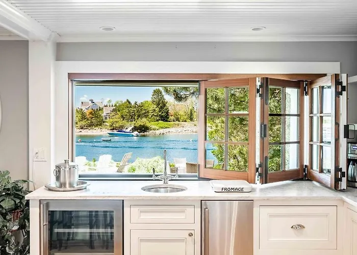 Ocean Pointe - 5 Bedroom 4 Bath Water Front Home
