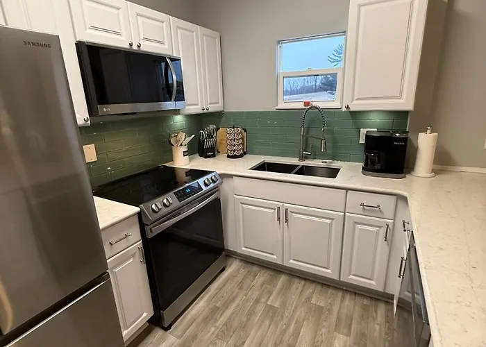 Buckeye Lake 3 Bedroom, Sleeps 6, Lg Bath, Kitchen