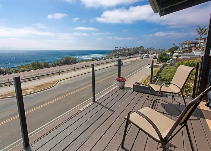 Catch Some Waves! Panoramic Ocean Views!- Cardiff Surfer