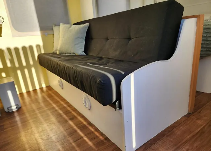 Cozy 1-Bedroom Recreational Vehicle In Fabulous Las Vegas With Ac