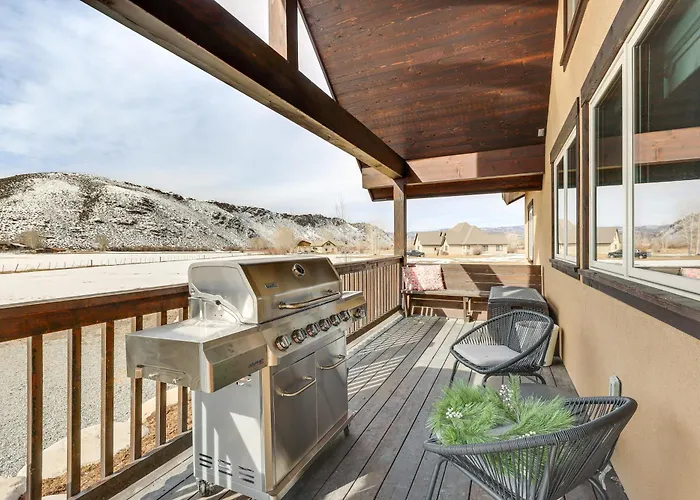 Fish, Hike & Ski: Mtn-View Gunnison Home W/ Sauna
