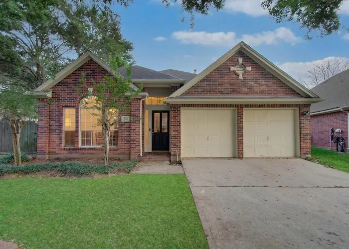Family-Friendly 4Br Big Yard & Spacious Patio
