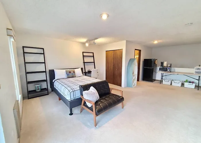 Chic Tacoma Loft- The Urban Nest - Tacoma Pnw