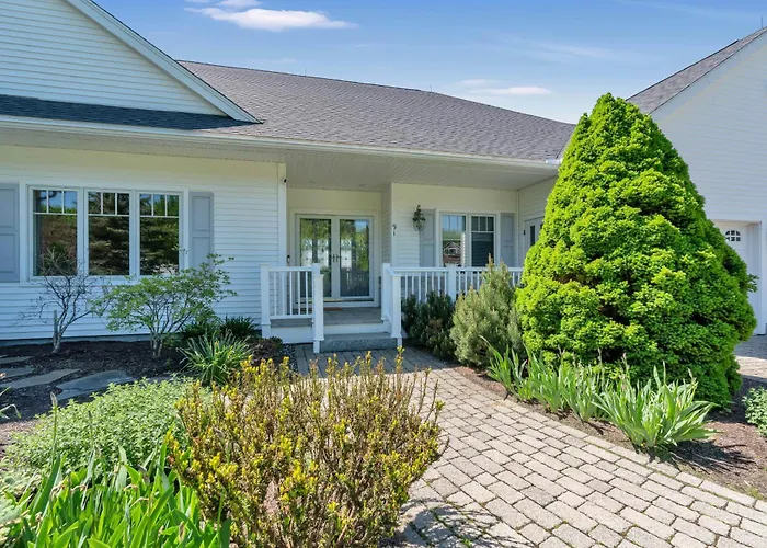 The Hill Dog Friendly Panoramic Ocean Views