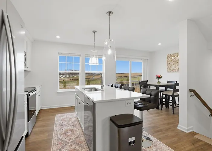 New 4Br Townhome Near Harpers Ferry Townhouse