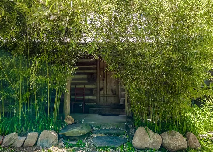 Farm House At Kaluna Farm Retreat