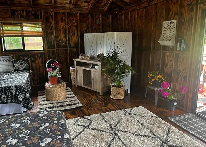 Haleiwa G Land Bungalows