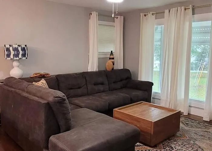 18 Hidden Gem - Private Home - 3 Bdrm In 5 Forks
