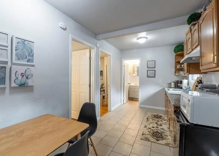 Marbella Lane - 2Br Guest House Dtwn Rwc Pking