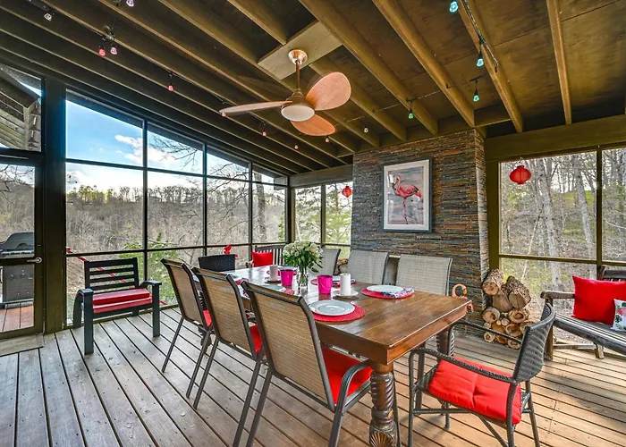 Fun W/ Family! Lakefront Gem In Jamestown