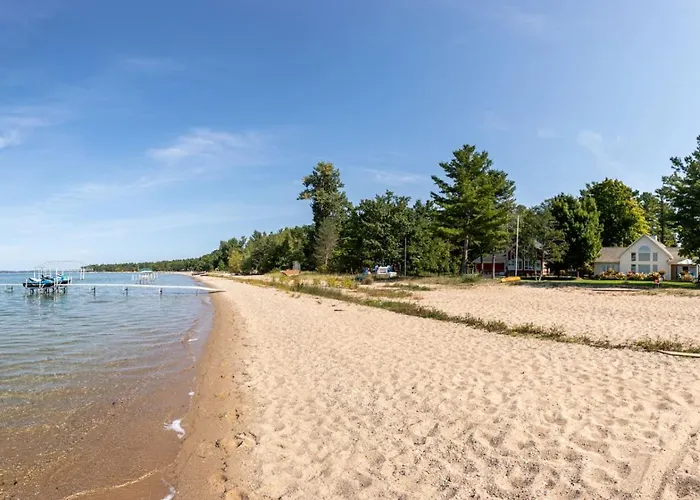 Luxe 3Br Bunkhouse Private Beach Near Resort