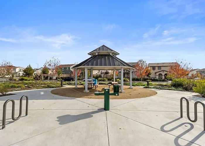 Close To Graton, Sonoma State, Wineries, & Beaches