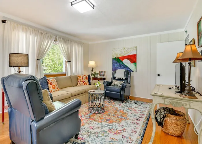 Near Horse Shows & Events! Blissful Tryon Cottage