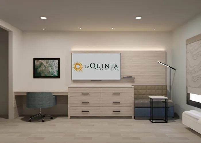 La Quinta Inn And Suites By Wyndham Torrance Redondo Beach
