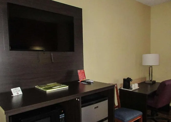 Saint Joseph Inn & Suites