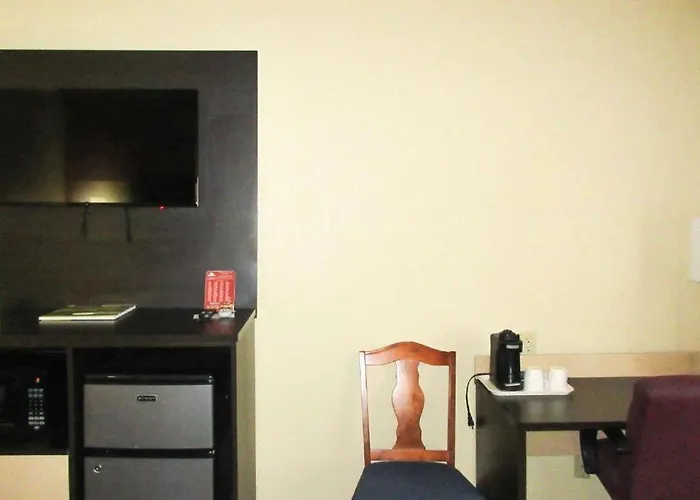 Saint Joseph Inn & Suites