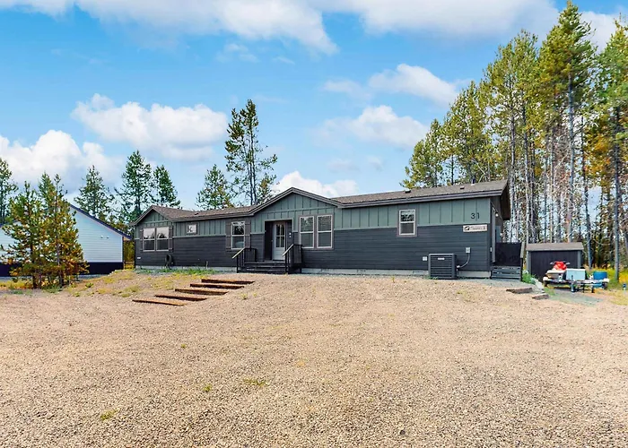 Meadow View Cabin Hot Tub & Ski Access