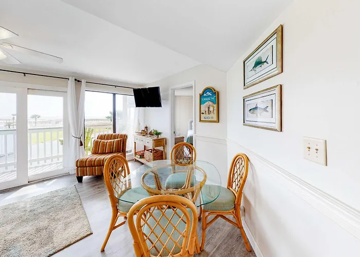 Second-Floor Condo With Pool Hot Tub Ocean View Fast Wifi & Central Ac