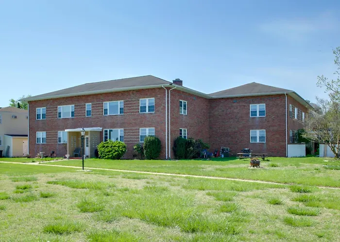 Walk To Parks & Marina! Waterfront Cambridge Condo