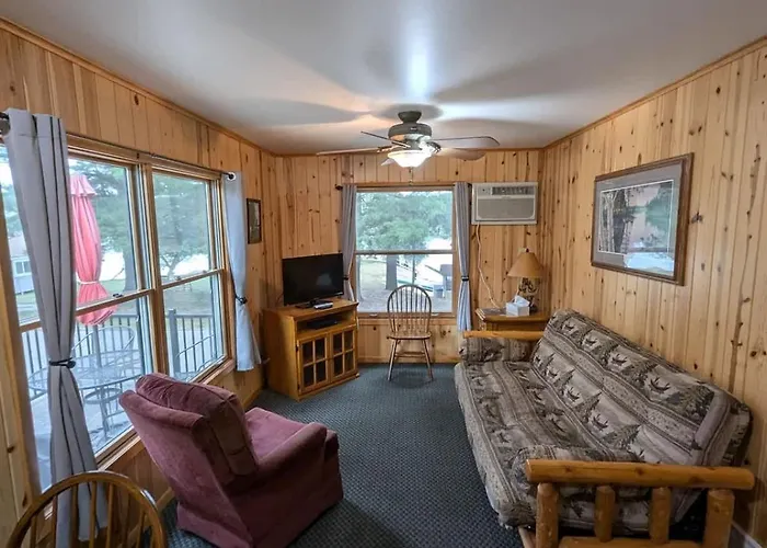 2Br 1Ba Cabin #7 Riverside Point Resort