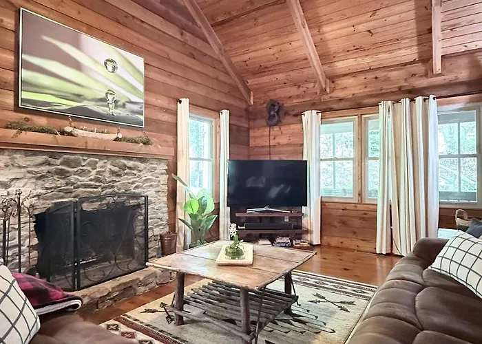 New Listing! Cozy Cabin Escape At Big Canoe Resort