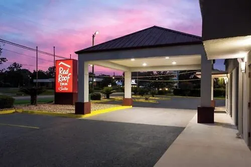 Red Roof Inn & Suites