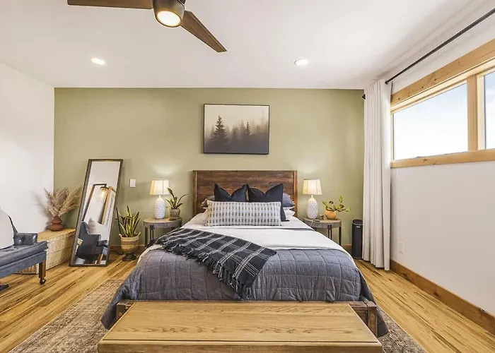 Modern Mountain Condo With River Views Ev Charger Sup