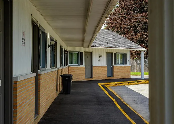 Farmington Motel