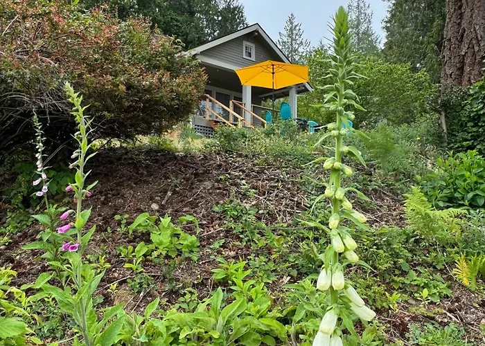 Hood Canal View Cottage