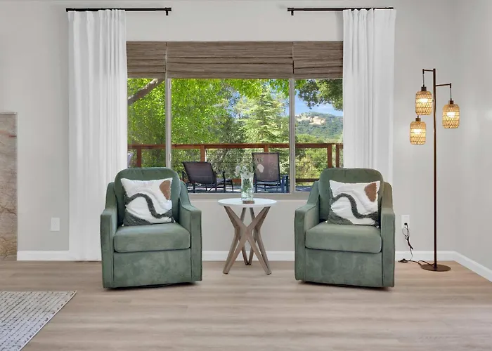 Oakwood Tranquility-Peaceful 2 Bedroom Plus Office