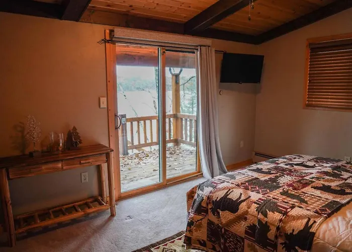 Lake House W/ Snowmobile Access