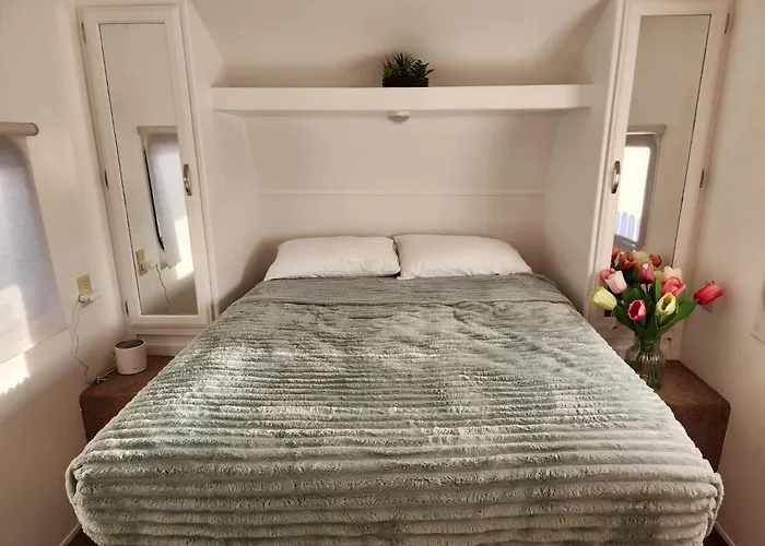 Cozy 1-Bedroom Recreational Vehicle In Fabulous Las Vegas With Ac