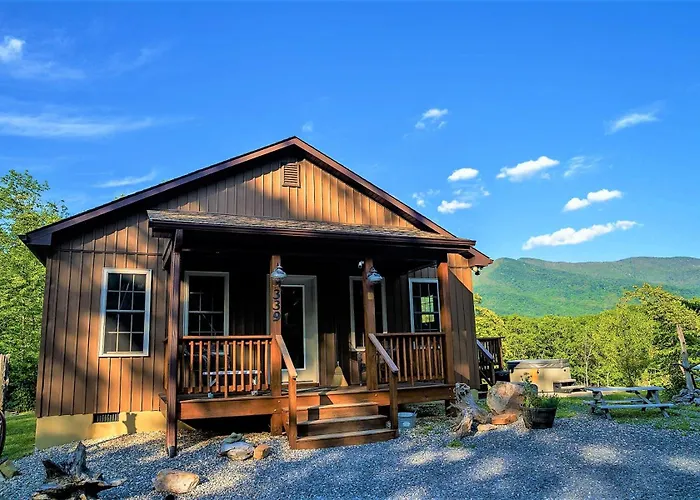 Old Wagon Ridge Cozy Mountain Escape With Hot Tub & Views