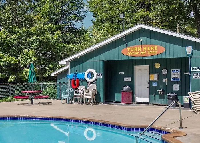The Arrowroot Lodge Up North In Gaylord Michigan