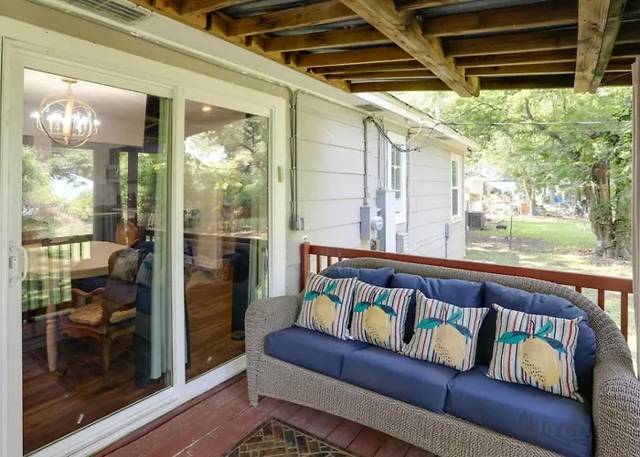Updated North Greenwood Cottage 1 Mi To Dtwn