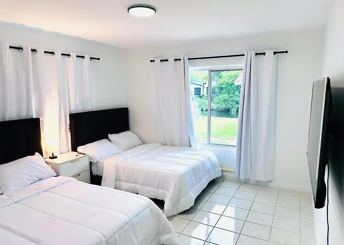 Aventura Waterfront House