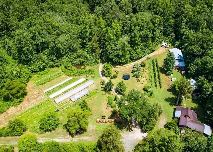 Wooden Yurt At Kaluna Farm Retreat