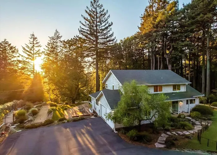 Elks Landing - Hot Tub And Tastings Included