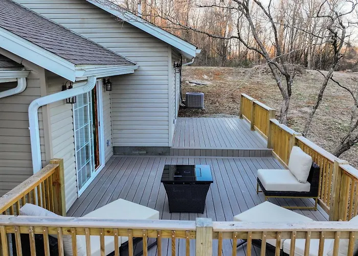 Brand-New 4Br, Sleeps 10, Treadmill, Piano, Free Boat Parking, Close To The Lake!