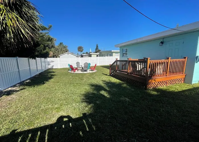 Beautiful 2 Bed 1 Bath Home Walking Distance To The Beach