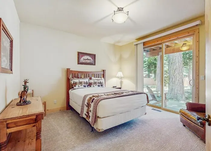 Willow Creek Hideaway - 2 Living Areas & Private Deck - 5 Minutes To Slopes