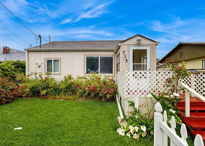 Cozy Family Beach Cottage With Hot Tub Deck Wifi Surfboard-Walk To Bay Dogs Ok