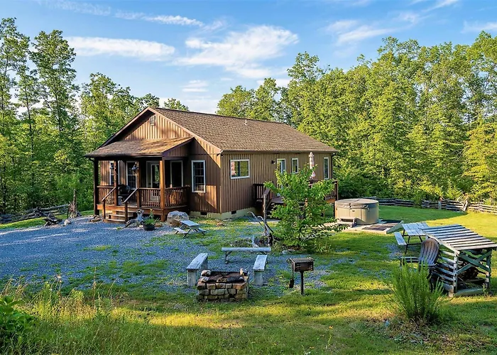 Old Wagon Ridge Cozy Mountain Escape With Hot Tub & Views