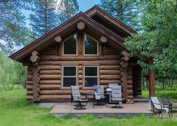 Steps To The River River Edge Cabin