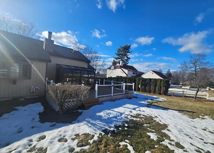 Dracut Executive Rooms With Kitchen & Bath, Parking, Spacious & Comfortable